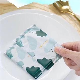 Lingettes humides pour pattes de chien