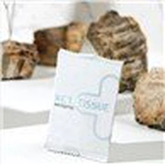 Lingettes nettoyantes jetables dans les toilettes